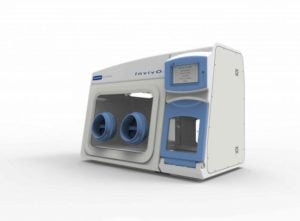 Oxygen-controlled workstation by Baker-Ruskinn